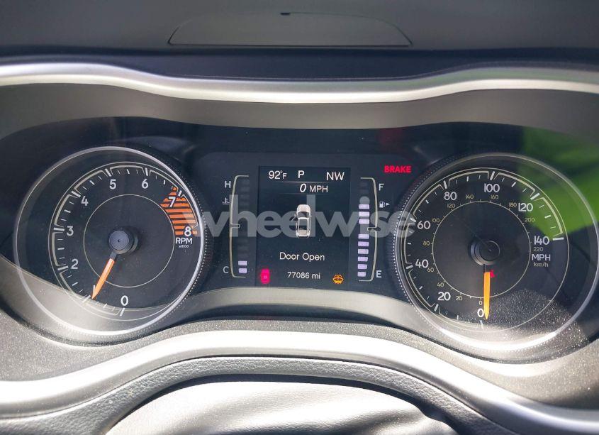 Photo 7 of 2018 Jeep Cherokee LATITUDE PLUS FWD (VIN 1C4PJLLX0JD523874)