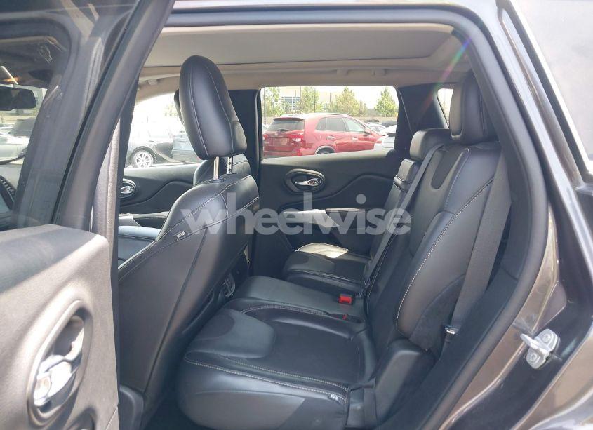 Photo 8 of 2018 Jeep Cherokee LATITUDE PLUS FWD (VIN 1C4PJLLX0JD523874)