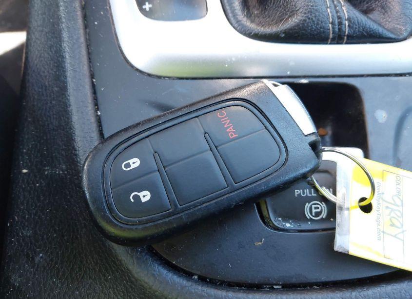 Photo 11 of 2018 Jeep Cherokee LATITUDE PLUS FWD (VIN 1C4PJLLX0JD573254)