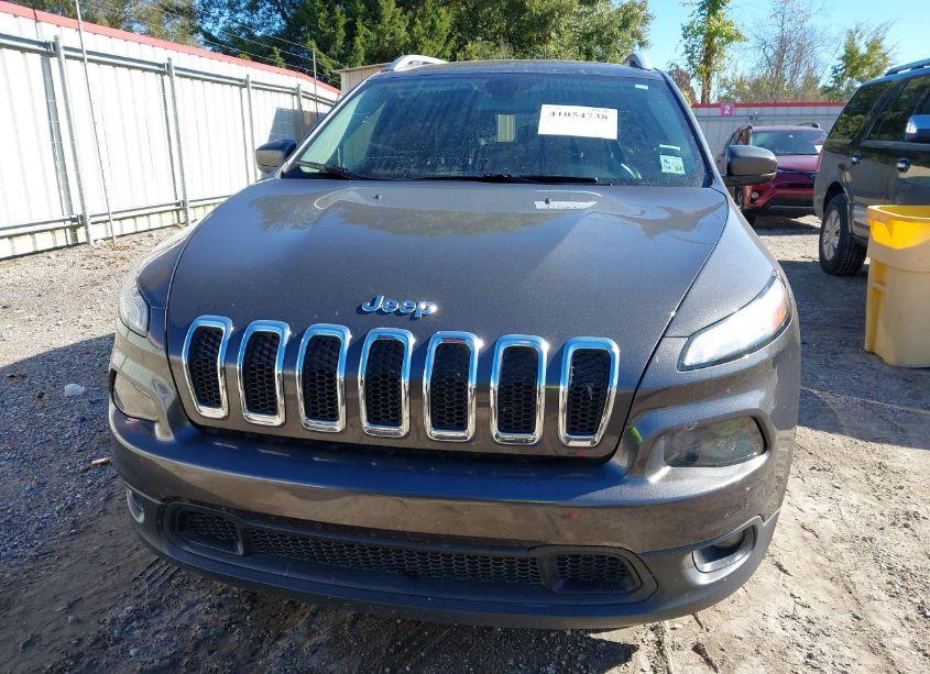 Photo 12 of 2018 Jeep Cherokee LATITUDE PLUS FWD (VIN 1C4PJLLX0JD573254)
