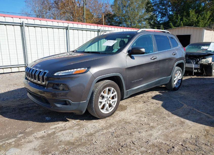 Photo 2 of 2018 Jeep Cherokee LATITUDE PLUS FWD (VIN 1C4PJLLX0JD573254)