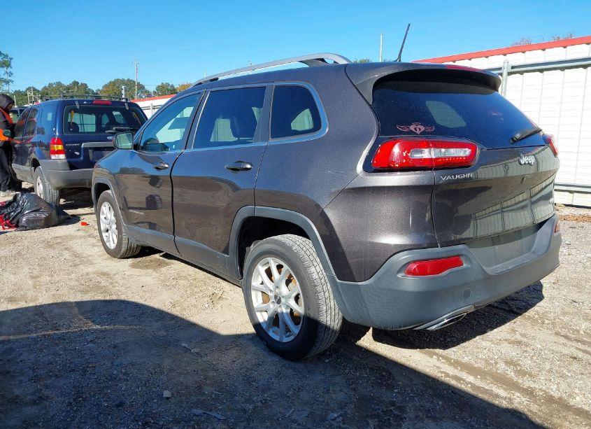 Photo 3 of 2018 Jeep Cherokee LATITUDE PLUS FWD (VIN 1C4PJLLX0JD573254)