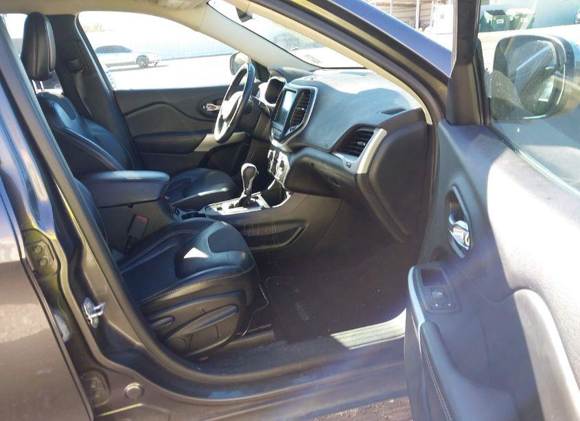 Photo 5 of 2018 Jeep Cherokee LATITUDE PLUS FWD (VIN 1C4PJLLX0JD573254)