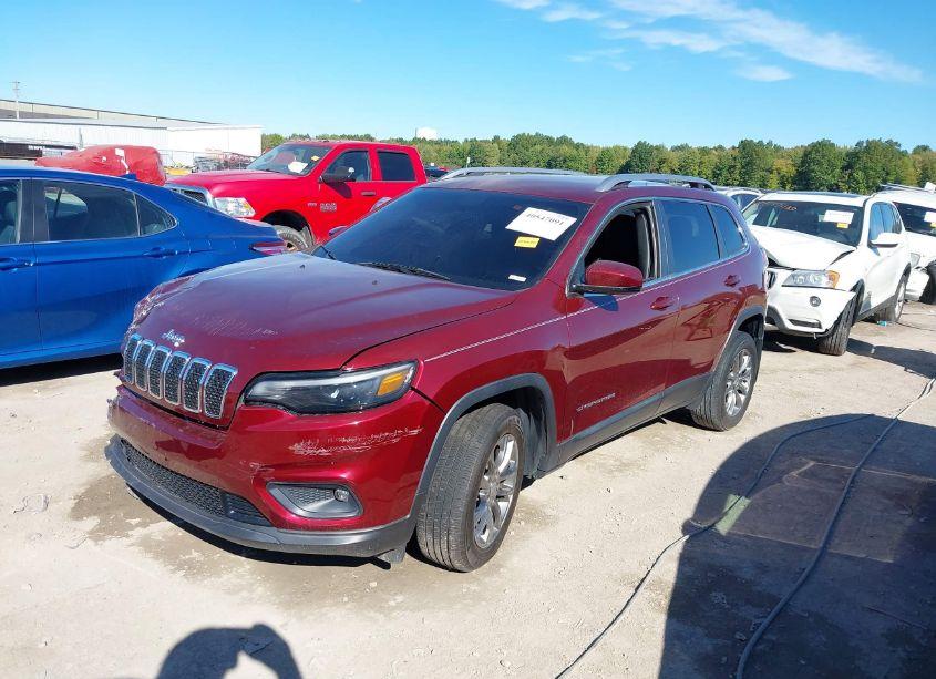 Photo 2 of 2019 Jeep Cherokee LATITUDE PLUS FWD (VIN 1C4PJLLX0KD241221)