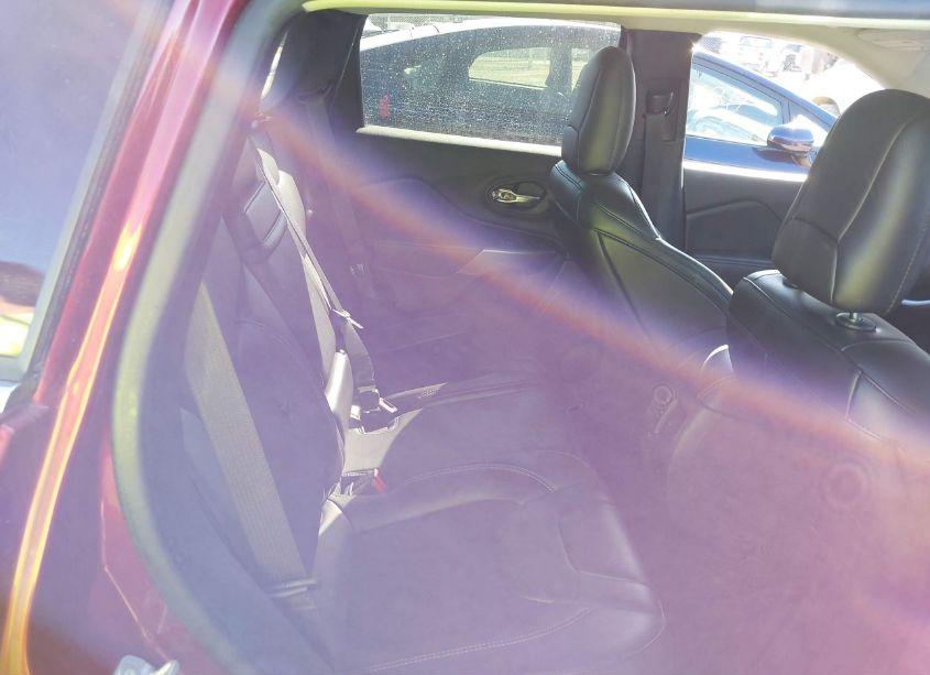 Photo 8 of 2019 Jeep Cherokee LATITUDE PLUS FWD (VIN 1C4PJLLX0KD241221)