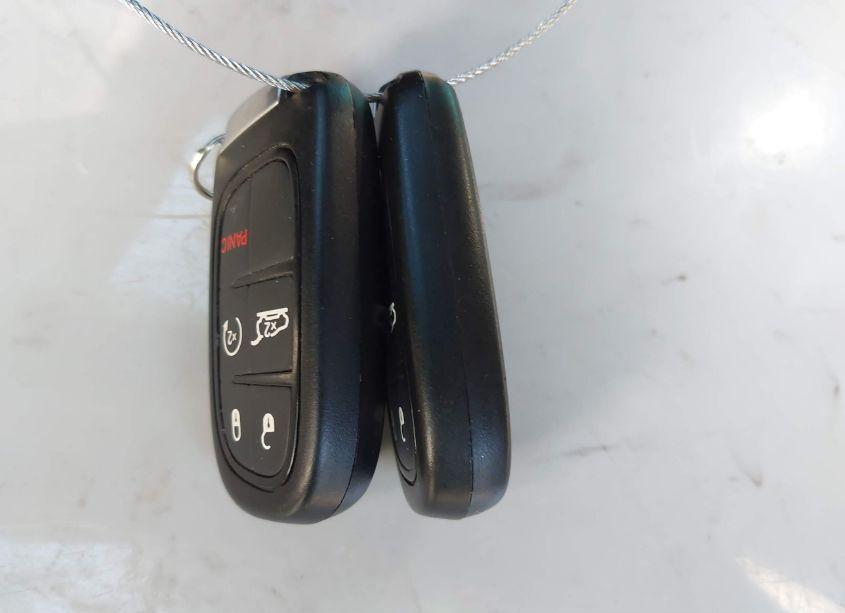 Photo 11 of 2018 Jeep Cherokee LATITUDE PLUS FWD (VIN 1C4PJLLX1JD580424)