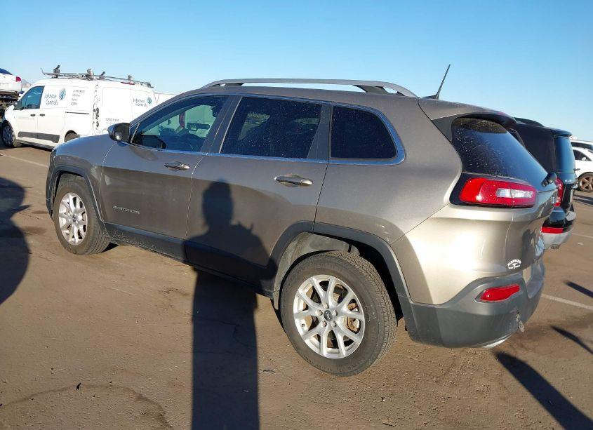 Photo 3 of 2018 Jeep Cherokee LATITUDE PLUS FWD (VIN 1C4PJLLX1JD580424)