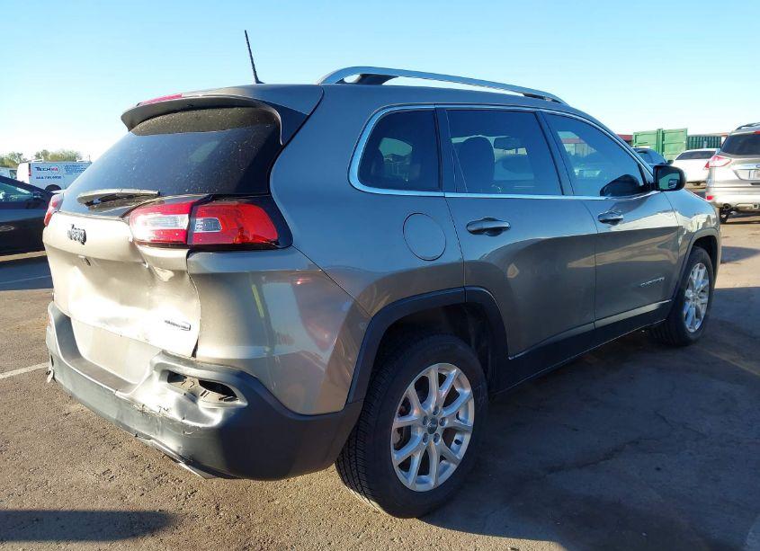 Photo 4 of 2018 Jeep Cherokee LATITUDE PLUS FWD (VIN 1C4PJLLX1JD580424)