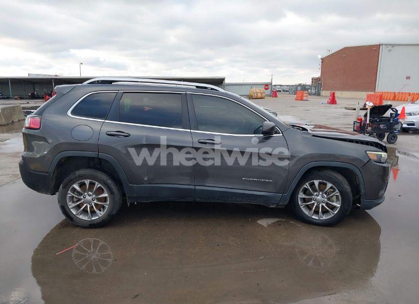 Photo 13 of 2019 Jeep Cherokee LATITUDE PLUS FWD (VIN 1C4PJLLX1KD241874)