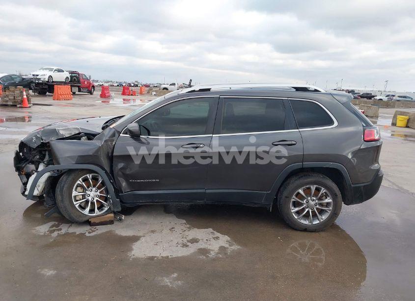 Photo 14 of 2019 Jeep Cherokee LATITUDE PLUS FWD (VIN 1C4PJLLX1KD241874)