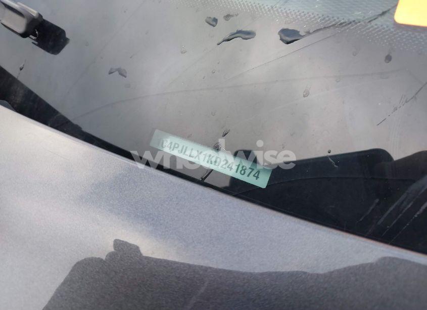 Photo 17 of 2019 Jeep Cherokee LATITUDE PLUS FWD (VIN 1C4PJLLX1KD241874)