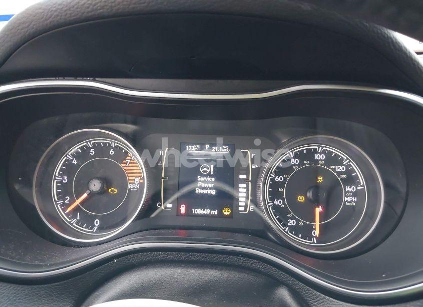 Photo 7 of 2019 Jeep Cherokee LATITUDE PLUS FWD (VIN 1C4PJLLX1KD241874)