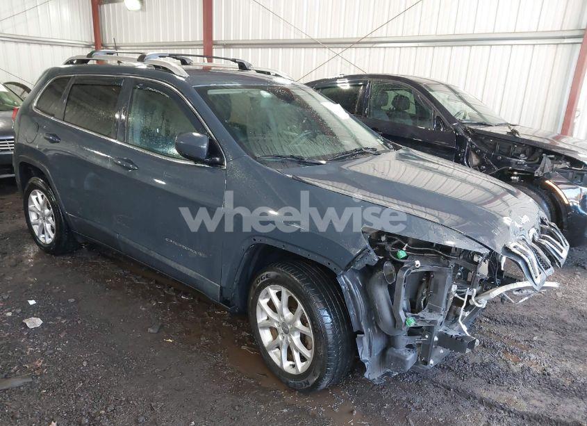 2018 Jeep Cherokee LATITUDE PLUS FWD (VIN 1C4PJLLX3JD573359) main photo