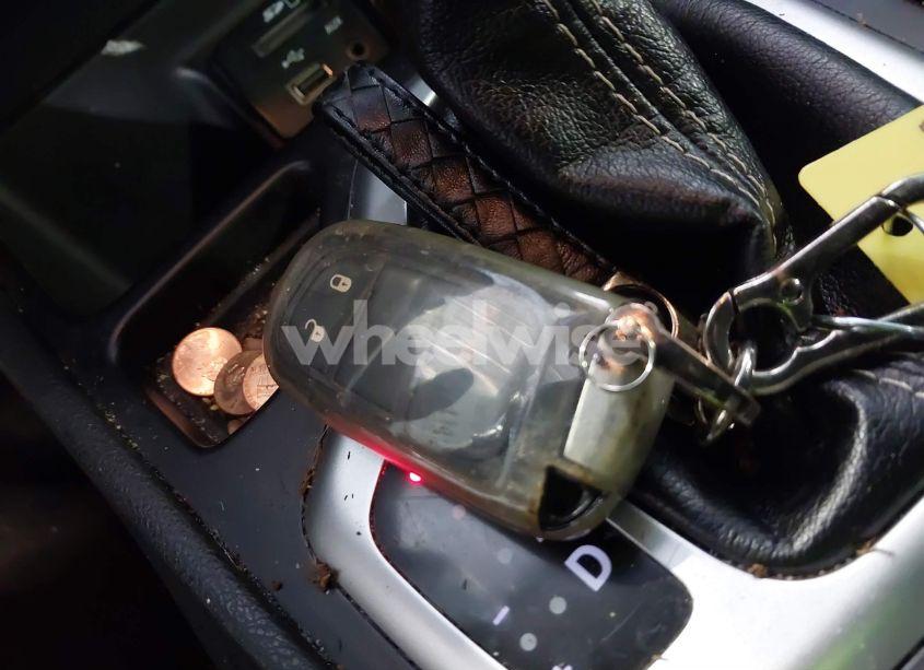 Photo 11 of 2018 Jeep Cherokee LATITUDE PLUS FWD (VIN 1C4PJLLX3JD573359)