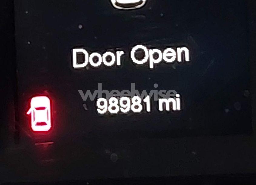 Photo 7 of 2018 Jeep Cherokee LATITUDE PLUS FWD (VIN 1C4PJLLX3JD573359)