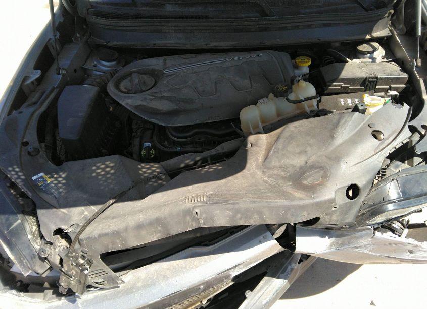 Photo 10 of 2019 Jeep Cherokee LATITUDE PLUS FWD (VIN 1C4PJLLX3KD193276)