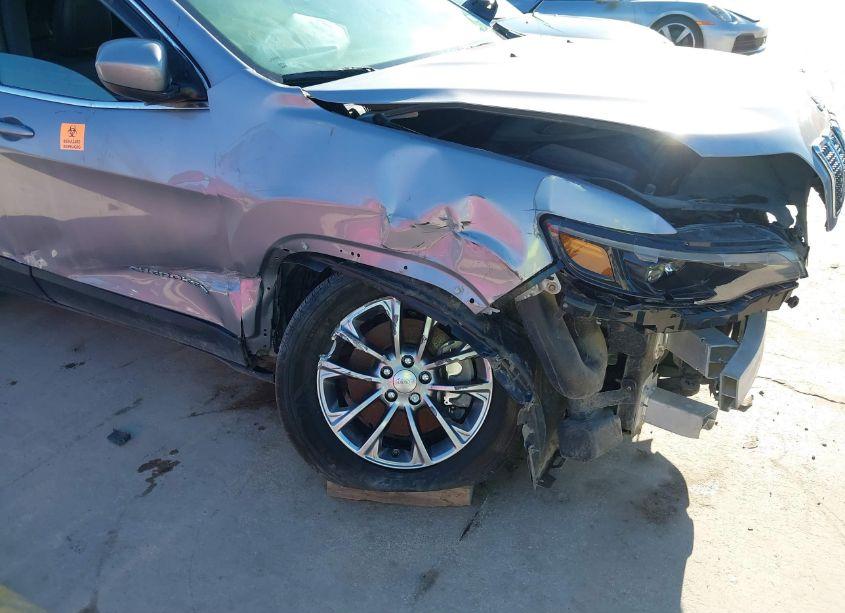 Photo 13 of 2019 Jeep Cherokee LATITUDE PLUS FWD (VIN 1C4PJLLX3KD193276)