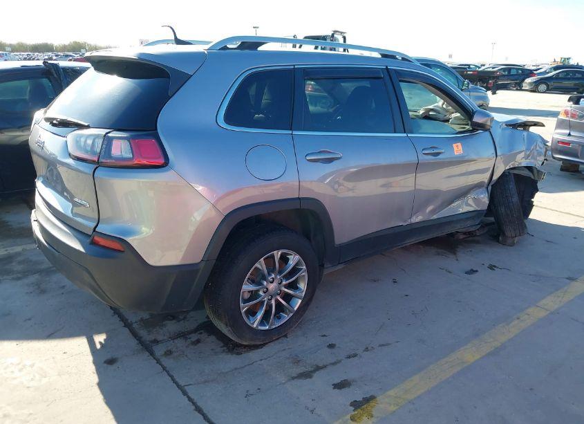 Photo 4 of 2019 Jeep Cherokee LATITUDE PLUS FWD (VIN 1C4PJLLX3KD193276)