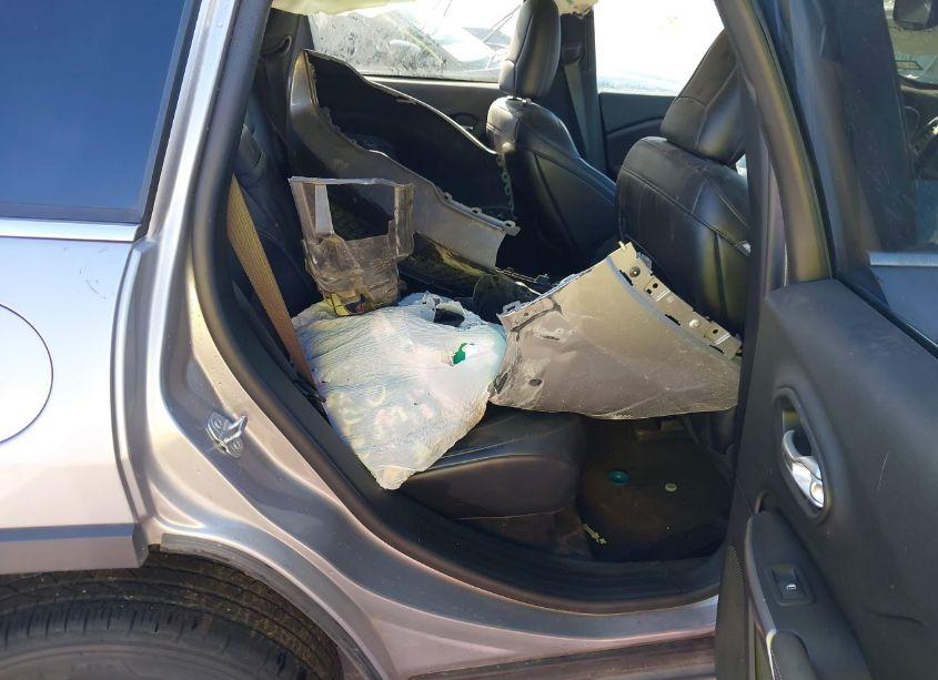 Photo 8 of 2019 Jeep Cherokee LATITUDE PLUS FWD (VIN 1C4PJLLX3KD193276)