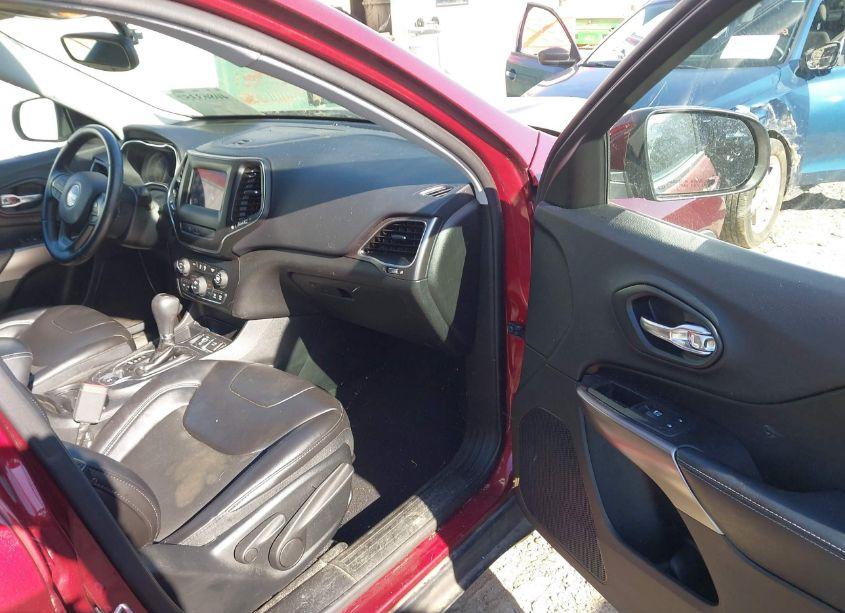 Photo 5 of 2019 Jeep Cherokee LATITUDE PLUS FWD (VIN 1C4PJLLX3KD263018)