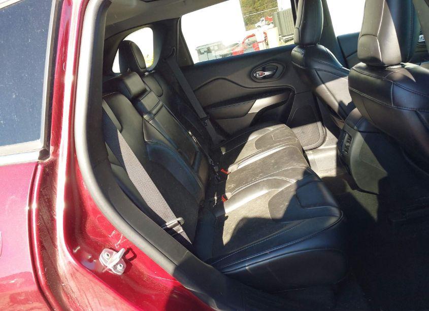 Photo 8 of 2019 Jeep Cherokee LATITUDE PLUS FWD (VIN 1C4PJLLX3KD263018)