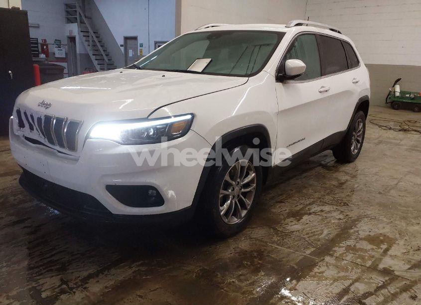 Photo 2 of 2020 Jeep Cherokee LATITUDE LUX FWD (VIN 1C4PJLLX3LD629528)