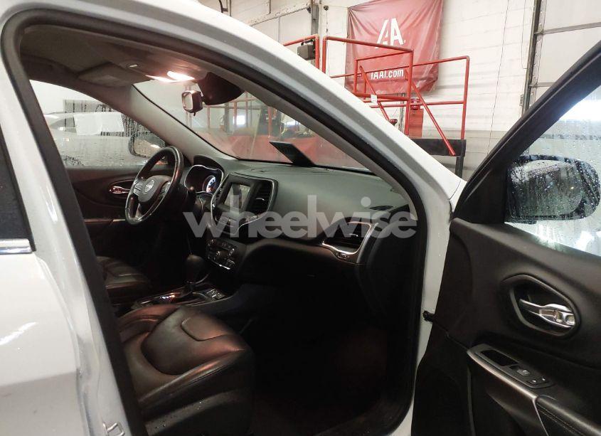 Photo 5 of 2020 Jeep Cherokee LATITUDE LUX FWD (VIN 1C4PJLLX3LD629528)