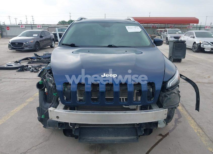 Photo 13 of 2018 Jeep Cherokee LATITUDE PLUS FWD (VIN 1C4PJLLX4JD557204)