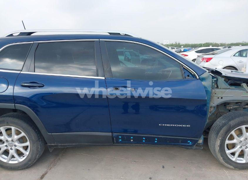 Photo 14 of 2018 Jeep Cherokee LATITUDE PLUS FWD (VIN 1C4PJLLX4JD557204)