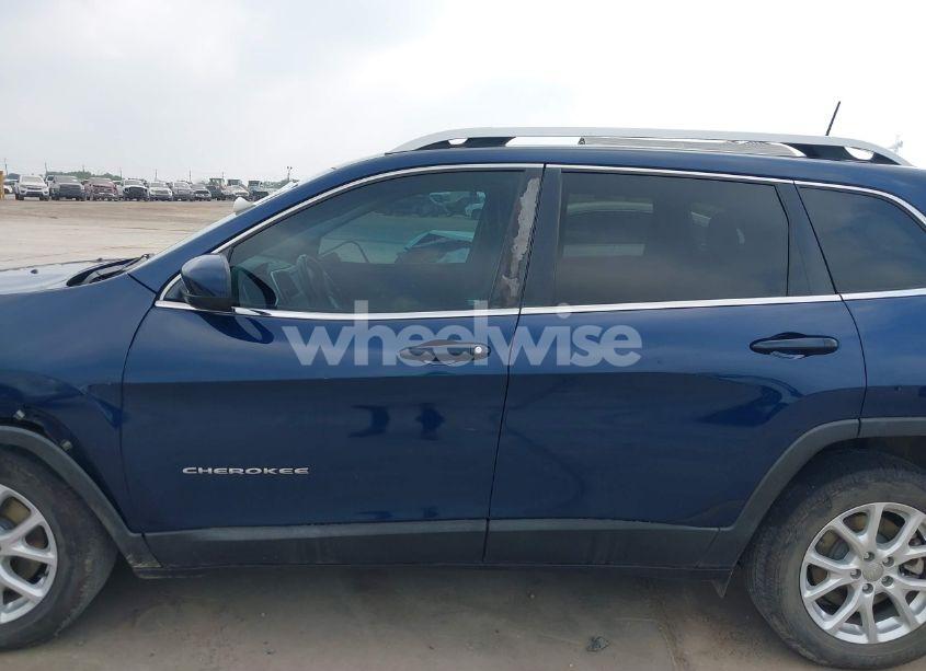 Photo 15 of 2018 Jeep Cherokee LATITUDE PLUS FWD (VIN 1C4PJLLX4JD557204)