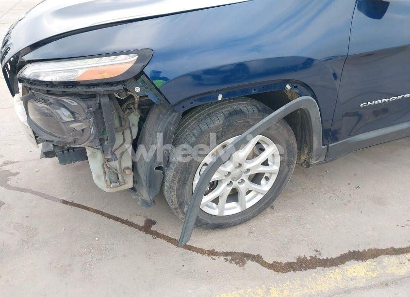 Photo 20 of 2018 Jeep Cherokee LATITUDE PLUS FWD (VIN 1C4PJLLX4JD557204)