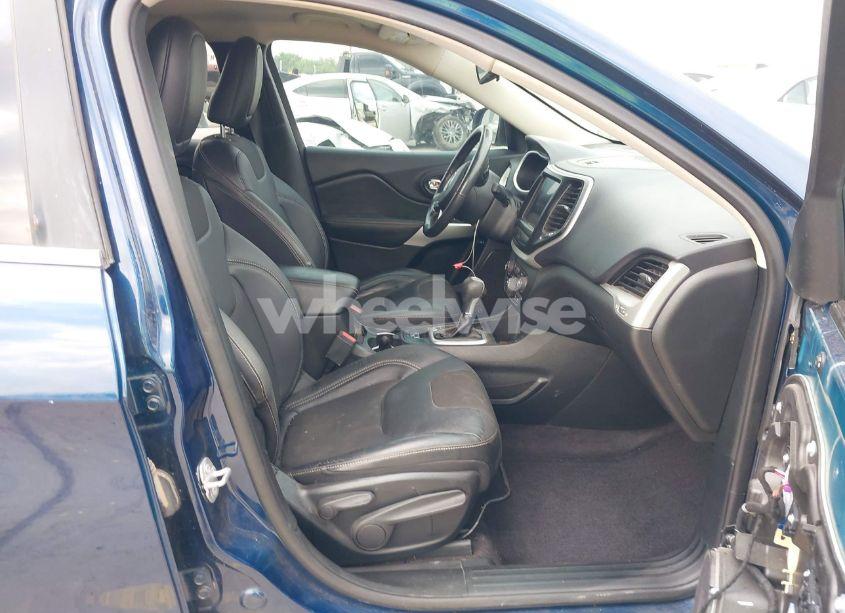 Photo 5 of 2018 Jeep Cherokee LATITUDE PLUS FWD (VIN 1C4PJLLX4JD557204)