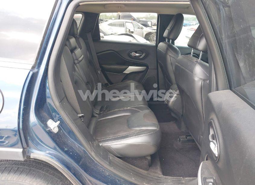 Photo 8 of 2018 Jeep Cherokee LATITUDE PLUS FWD (VIN 1C4PJLLX4JD557204)