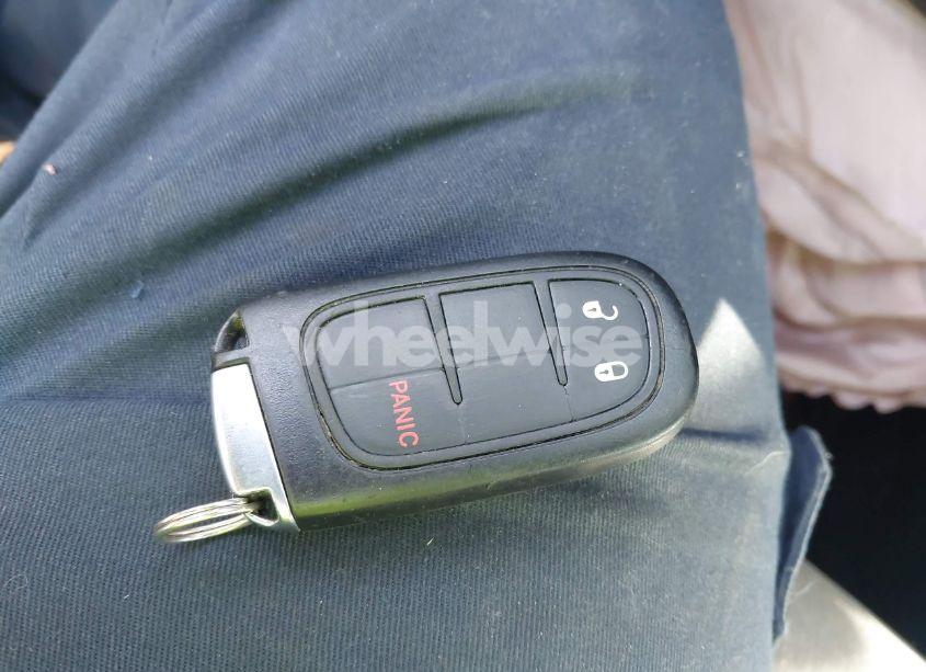 Photo 11 of 2018 Jeep Cherokee LATITUDE PLUS FWD (VIN 1C4PJLLX5JD511784)