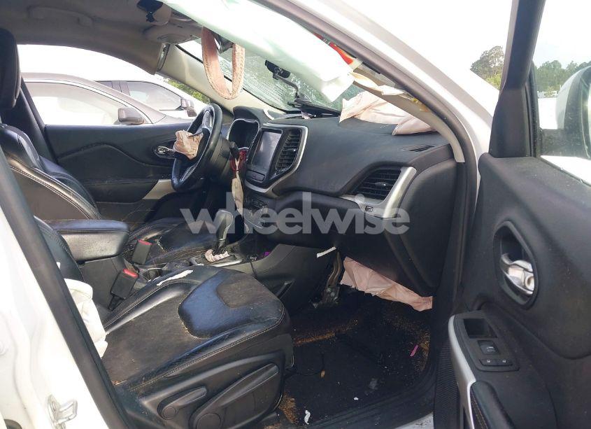 Photo 5 of 2018 Jeep Cherokee LATITUDE PLUS FWD (VIN 1C4PJLLX5JD511784)