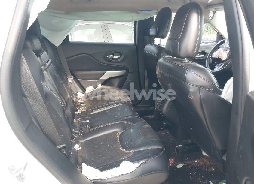 Photo 8 of 2018 Jeep Cherokee LATITUDE PLUS FWD (VIN 1C4PJLLX5JD511784)