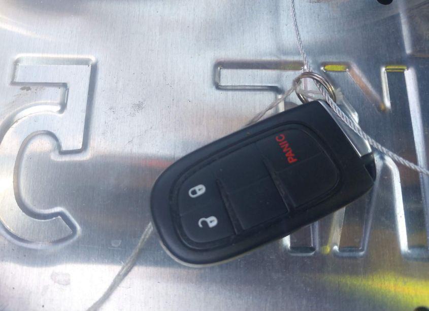 Photo 11 of 2018 Jeep Cherokee LATITUDE PLUS FWD (VIN 1C4PJLLX8JD511679)