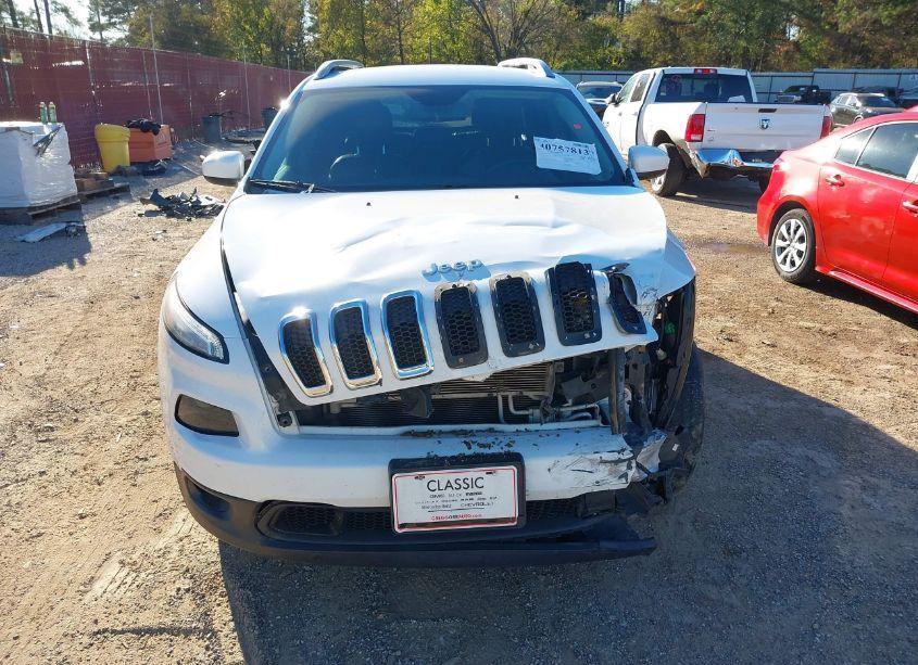 Photo 13 of 2018 Jeep Cherokee LATITUDE PLUS FWD (VIN 1C4PJLLX8JD511679)
