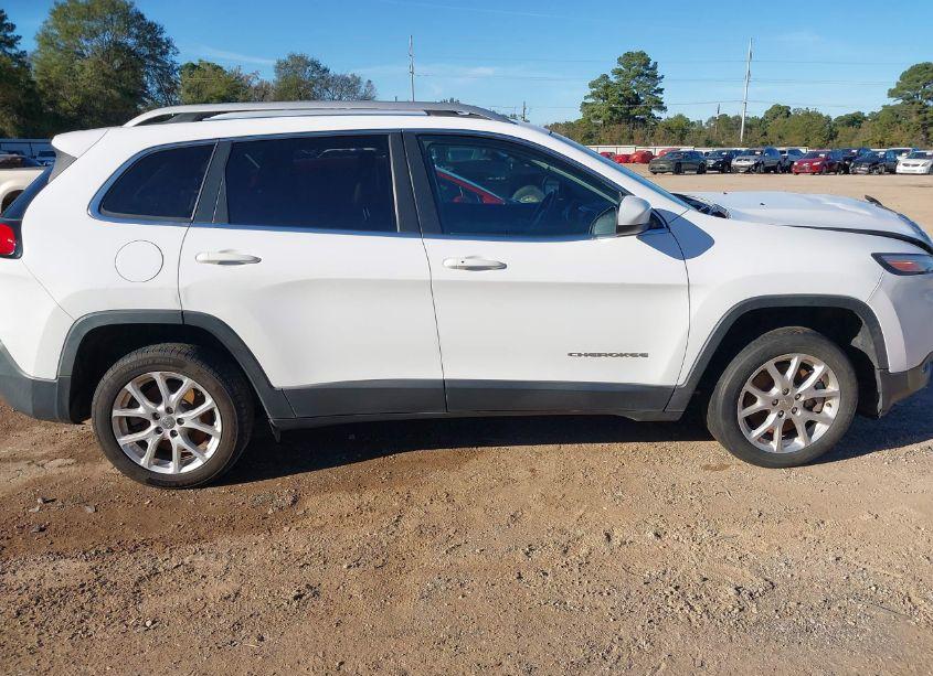 Photo 14 of 2018 Jeep Cherokee LATITUDE PLUS FWD (VIN 1C4PJLLX8JD511679)