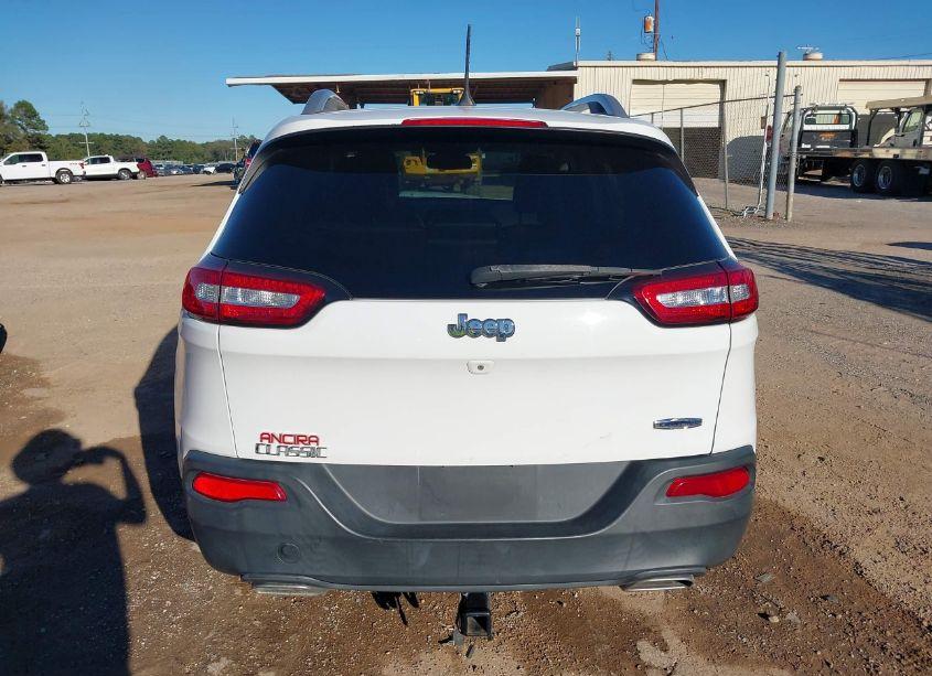 Photo 17 of 2018 Jeep Cherokee LATITUDE PLUS FWD (VIN 1C4PJLLX8JD511679)