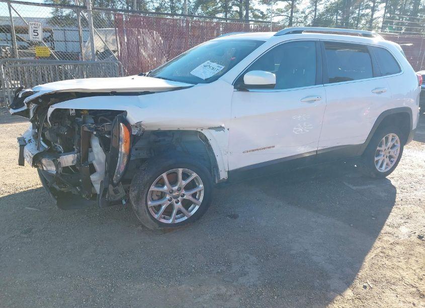 Photo 2 of 2018 Jeep Cherokee LATITUDE PLUS FWD (VIN 1C4PJLLX8JD511679)