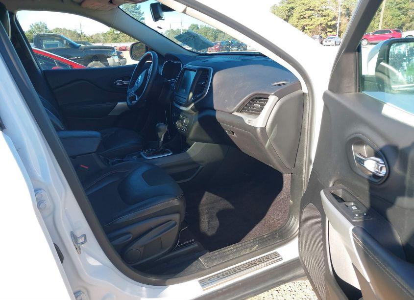 Photo 5 of 2018 Jeep Cherokee LATITUDE PLUS FWD (VIN 1C4PJLLX8JD511679)