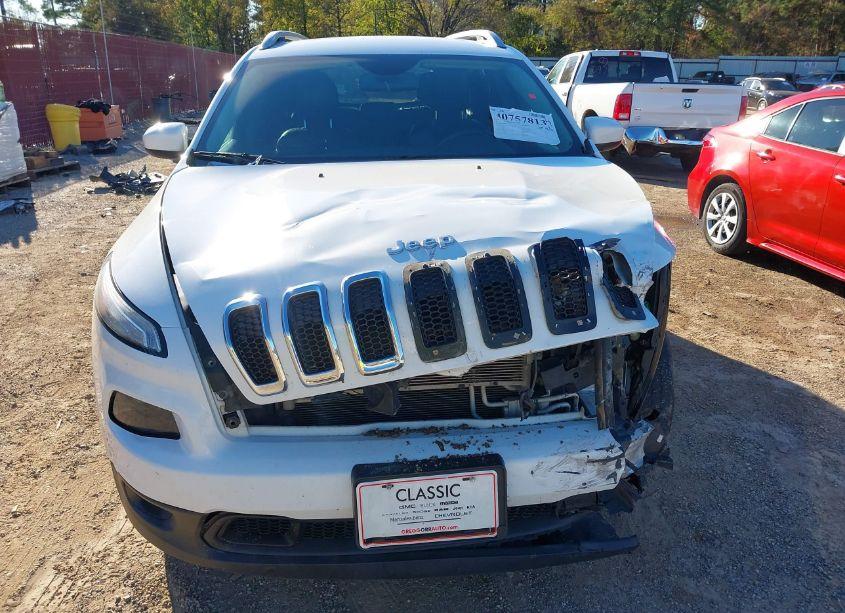 Photo 6 of 2018 Jeep Cherokee LATITUDE PLUS FWD (VIN 1C4PJLLX8JD511679)