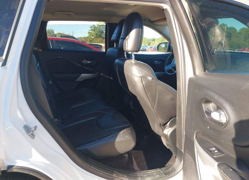 Photo 8 of 2018 Jeep Cherokee LATITUDE PLUS FWD (VIN 1C4PJLLX8JD511679)