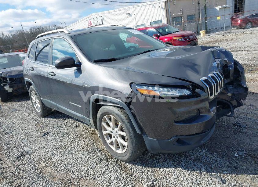 2018 Jeep Cherokee LATITUDE PLUS FWD (VIN 1C4PJLLXXJD606504) main photo