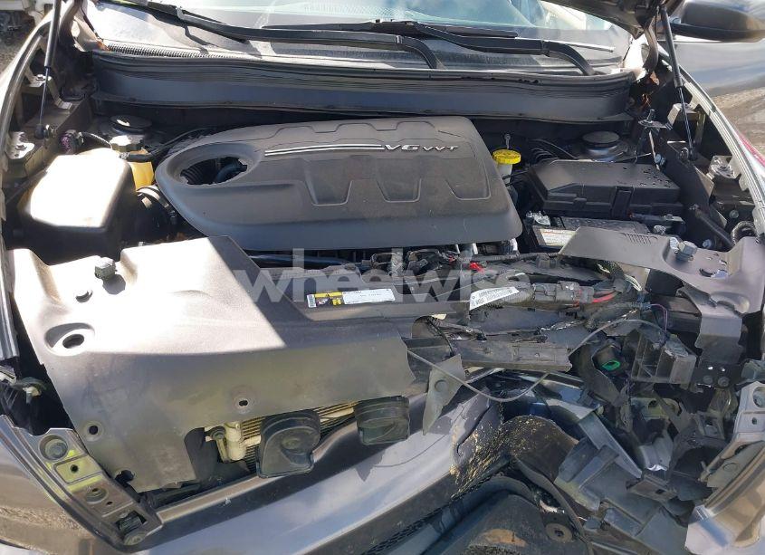 Photo 10 of 2018 Jeep Cherokee LATITUDE PLUS FWD (VIN 1C4PJLLXXJD606504)