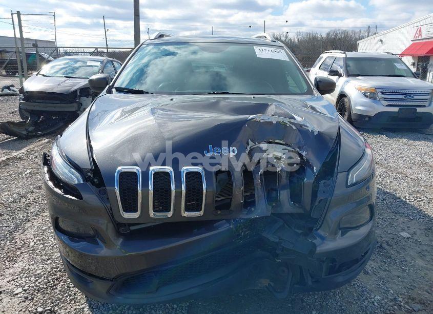 Photo 12 of 2018 Jeep Cherokee LATITUDE PLUS FWD (VIN 1C4PJLLXXJD606504)