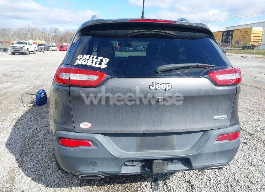 Photo 16 of 2018 Jeep Cherokee LATITUDE PLUS FWD (VIN 1C4PJLLXXJD606504)