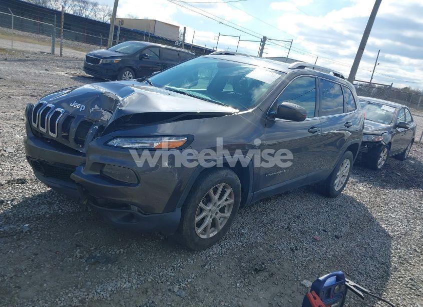 Photo 2 of 2018 Jeep Cherokee LATITUDE PLUS FWD (VIN 1C4PJLLXXJD606504)