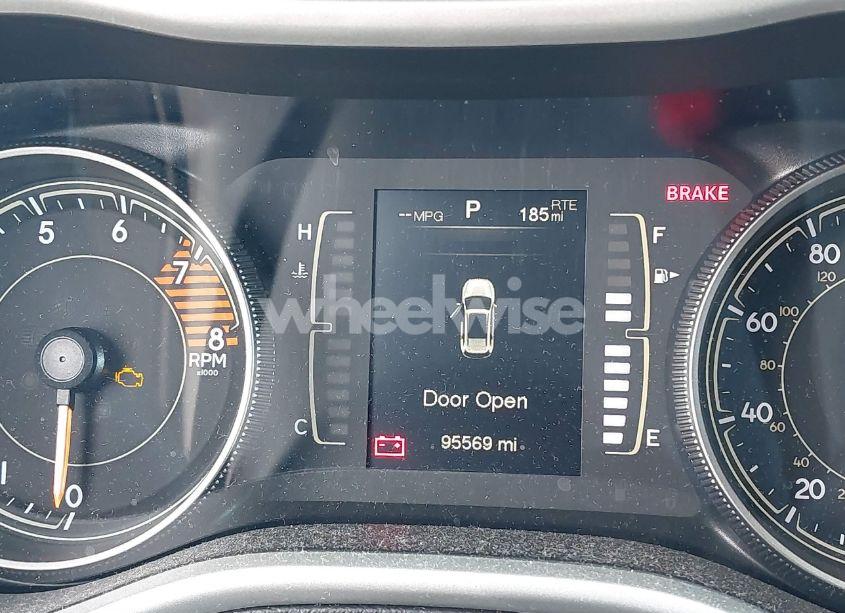 Photo 7 of 2018 Jeep Cherokee LATITUDE PLUS FWD (VIN 1C4PJLLXXJD606504)